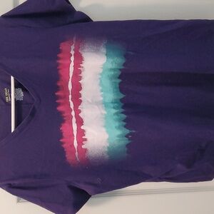 Purple v-neck with design